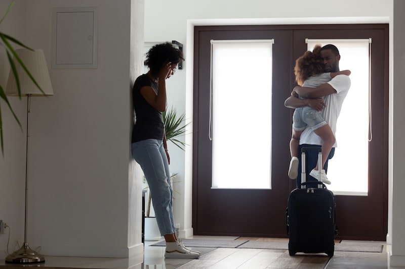 couple-separating-because-love-is-gone