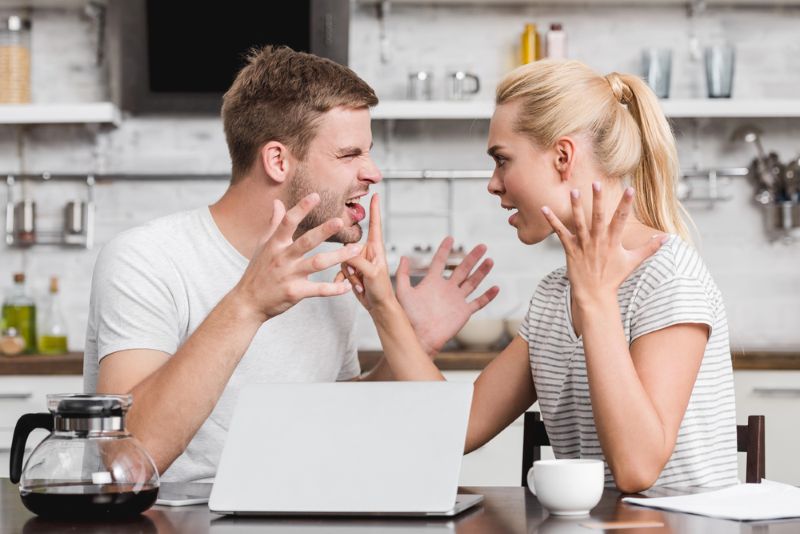 couple-with-money-stress-that-is-hurting-their-marriage