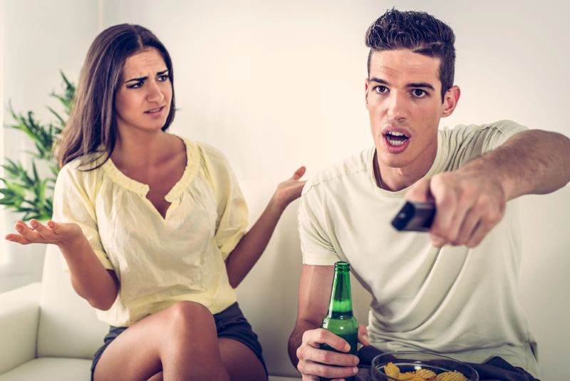 man-afraid-of-intimacy