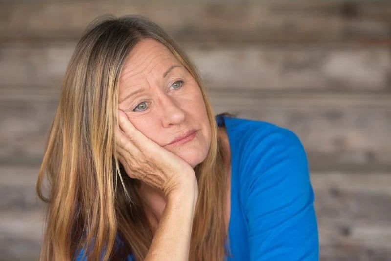 woman-cant-deal-with-the-loneliness-after-her-divorce