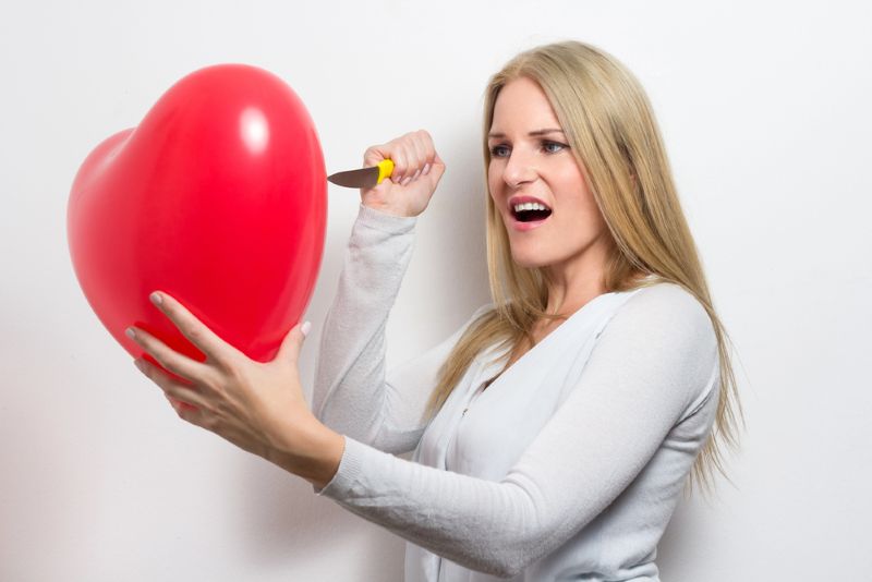 woman-sabotaging-her-relationship