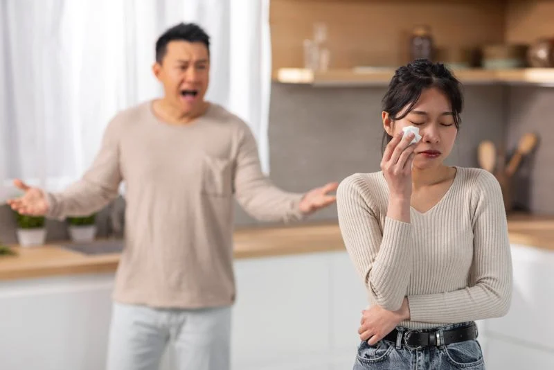 woman fighting with husband